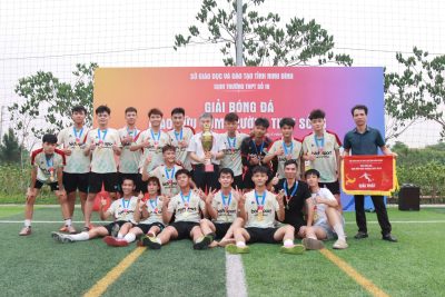 Đội bóng đá nam xuất sắc giành huy chương vàng giải bóng đá giao lưu học sinh THPT Cụm 16 tỉnh Ninh Bình – Năm học 2025 -2026